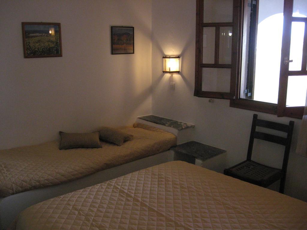 Pension Irini-Vicky Chora de Ios Exterior foto