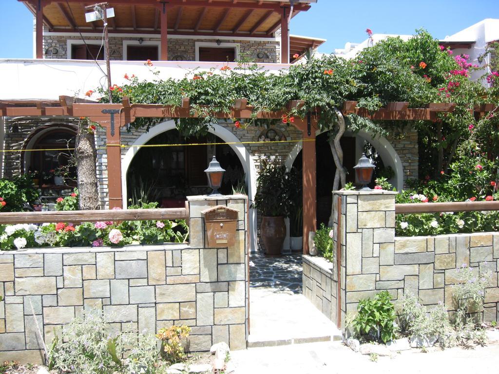 Pension Irini-Vicky Chora de Ios Exterior foto