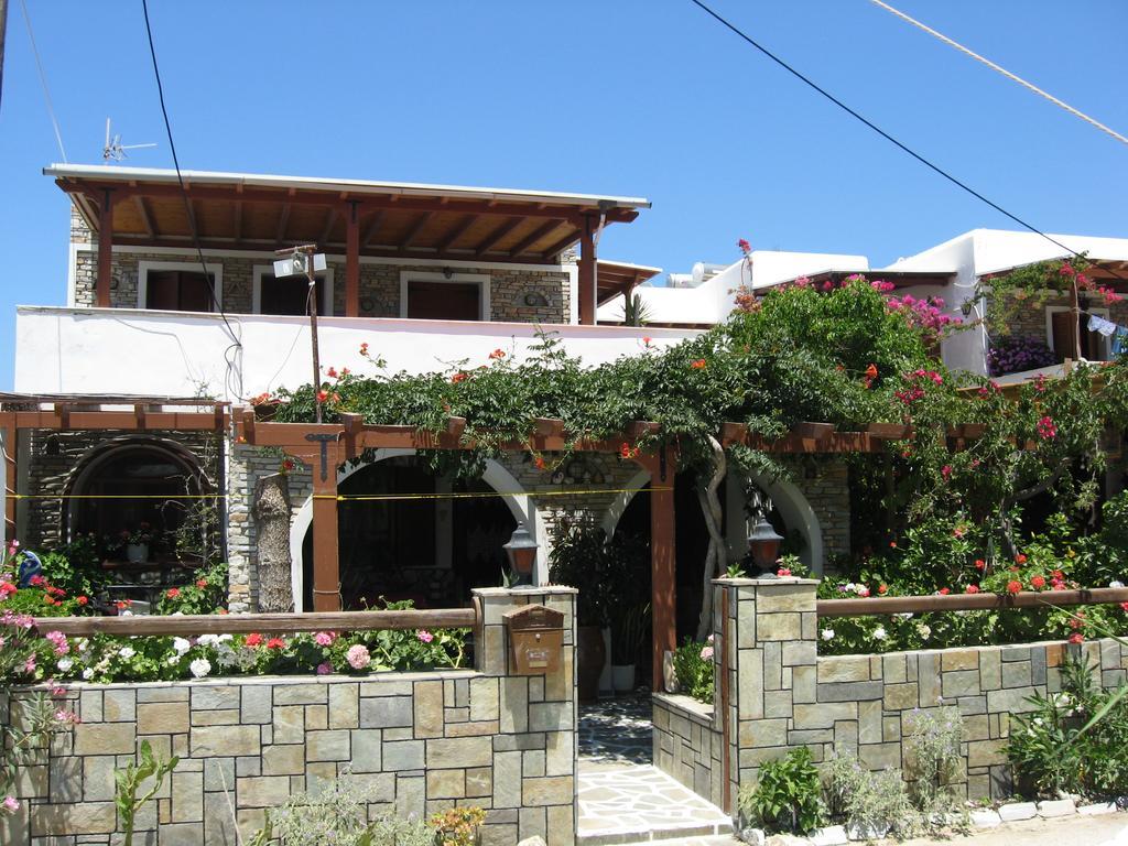 Pension Irini-Vicky Chora de Ios Exterior foto