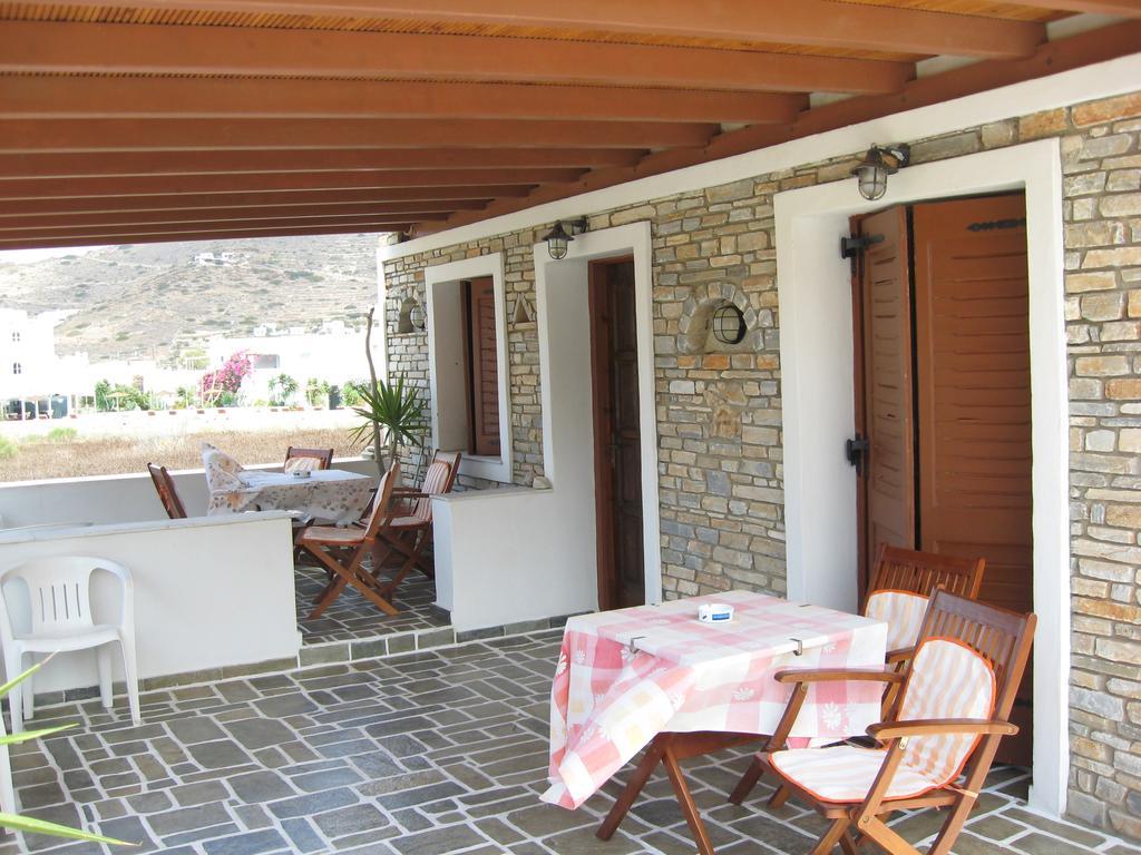 Pension Irini-Vicky Chora de Ios Exterior foto