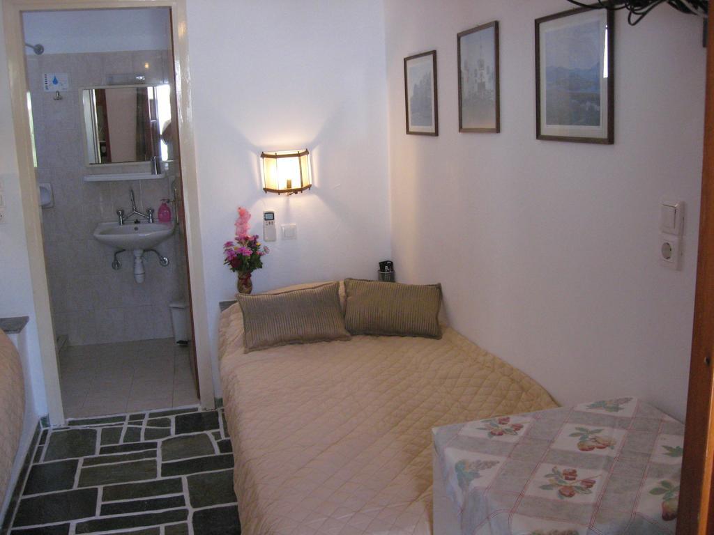 Pension Irini-Vicky Chora de Ios Exterior foto