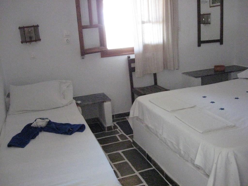 Pension Irini-Vicky Chora de Ios Exterior foto