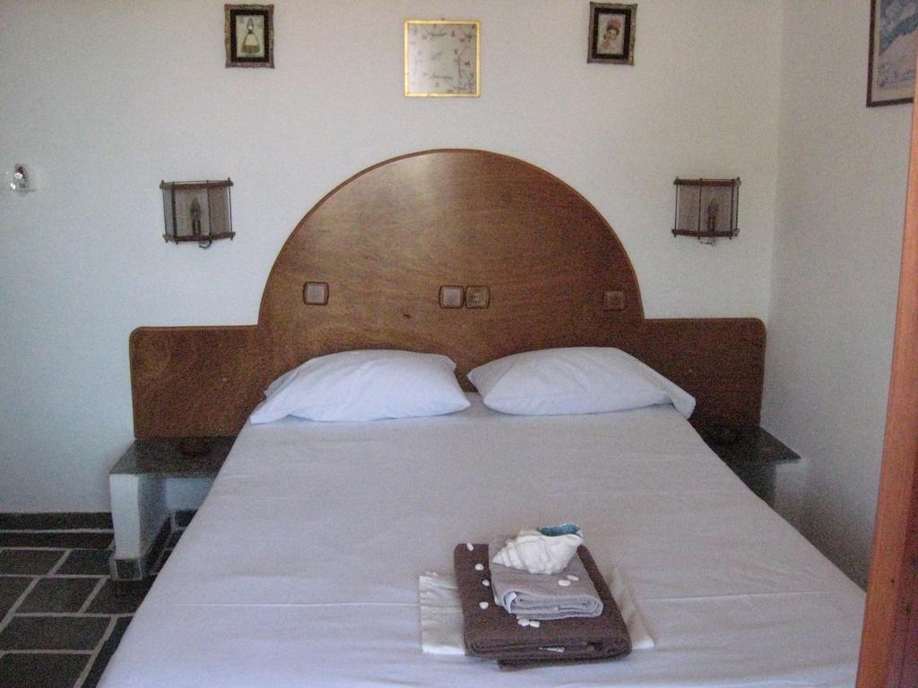 Pension Irini-Vicky Chora de Ios Exterior foto